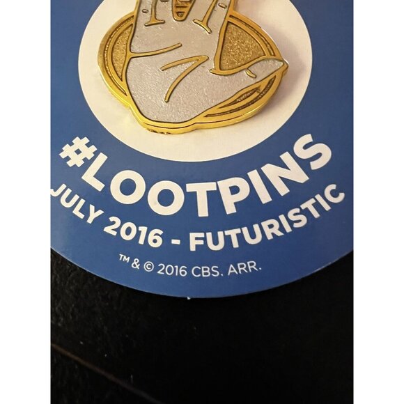 Star Trek Online Lootpins July 2016 Futuristic TM CBS Brooch Pin Collectible NEW - Picture 3 of 6